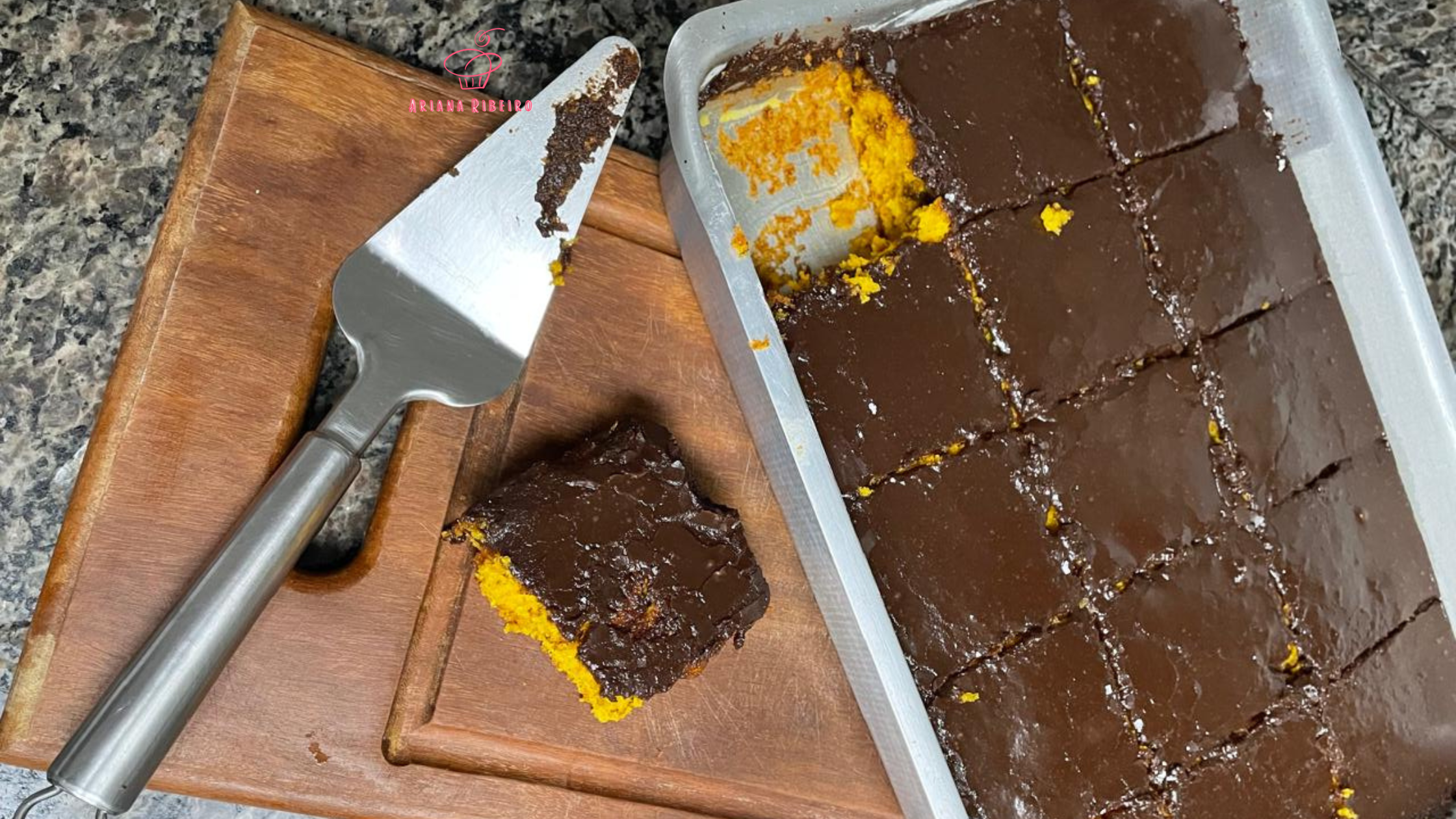 Leia mais sobre o artigo Bolo de Cenoura com Calda de Chocolate Crocante