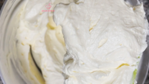 Leia mais sobre o artigo Lemon Frosting (cobertura de limão)🍋🧁